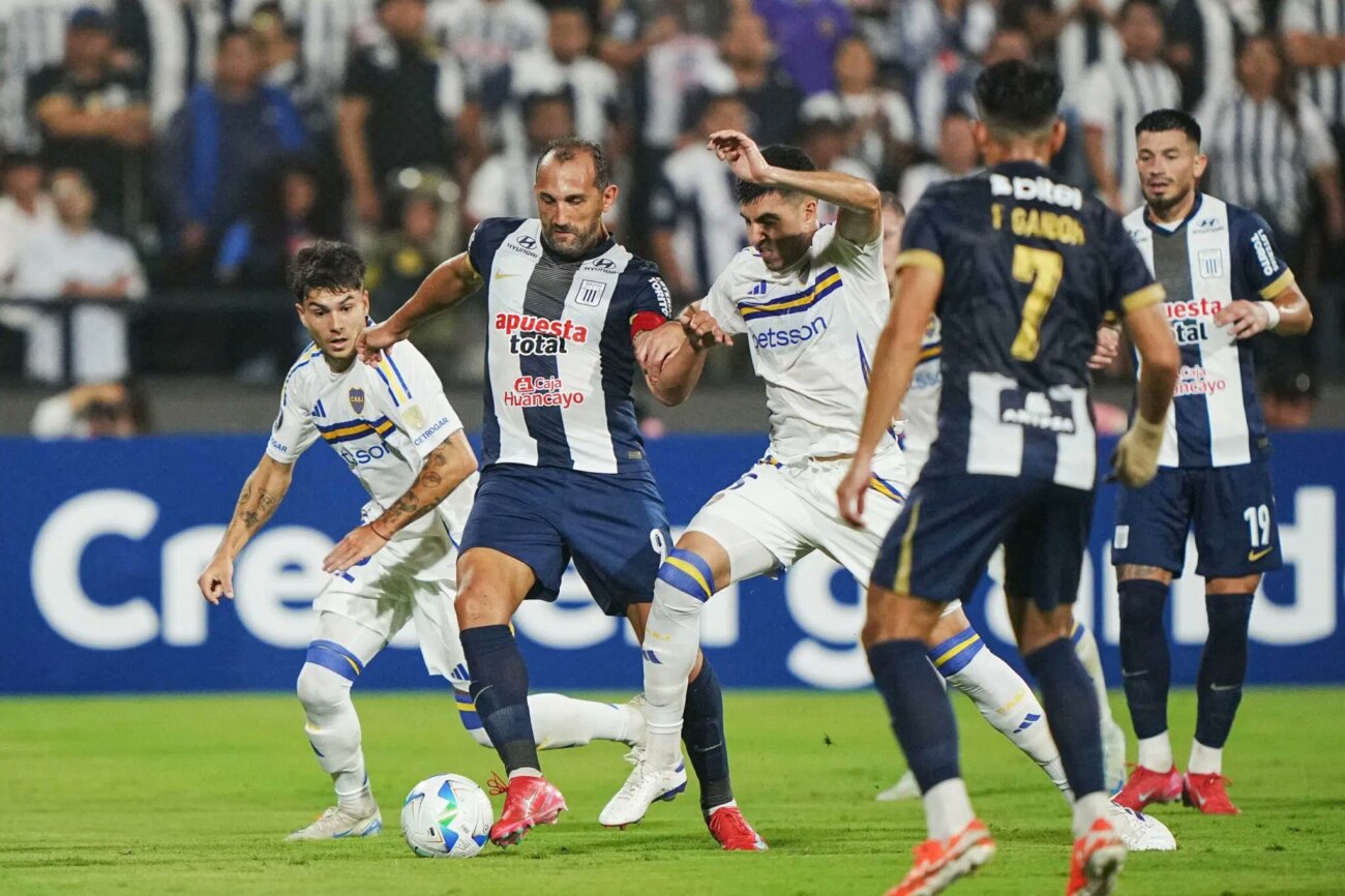 Un mermado Boca pierde ante el Alianza Lima de Gorosito