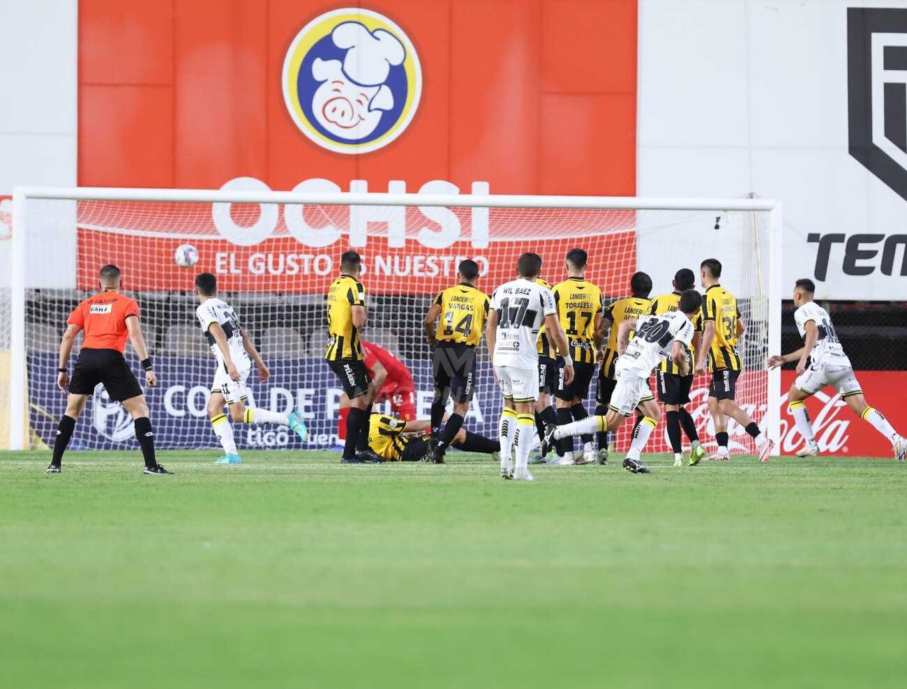 ¡Una obra de arte! El elegante golazo de Alejandro Silva ante Guaraní