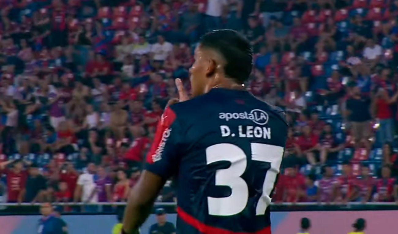 ¿Diego León pidió silencio a la hinchada de Cerro Porteño?