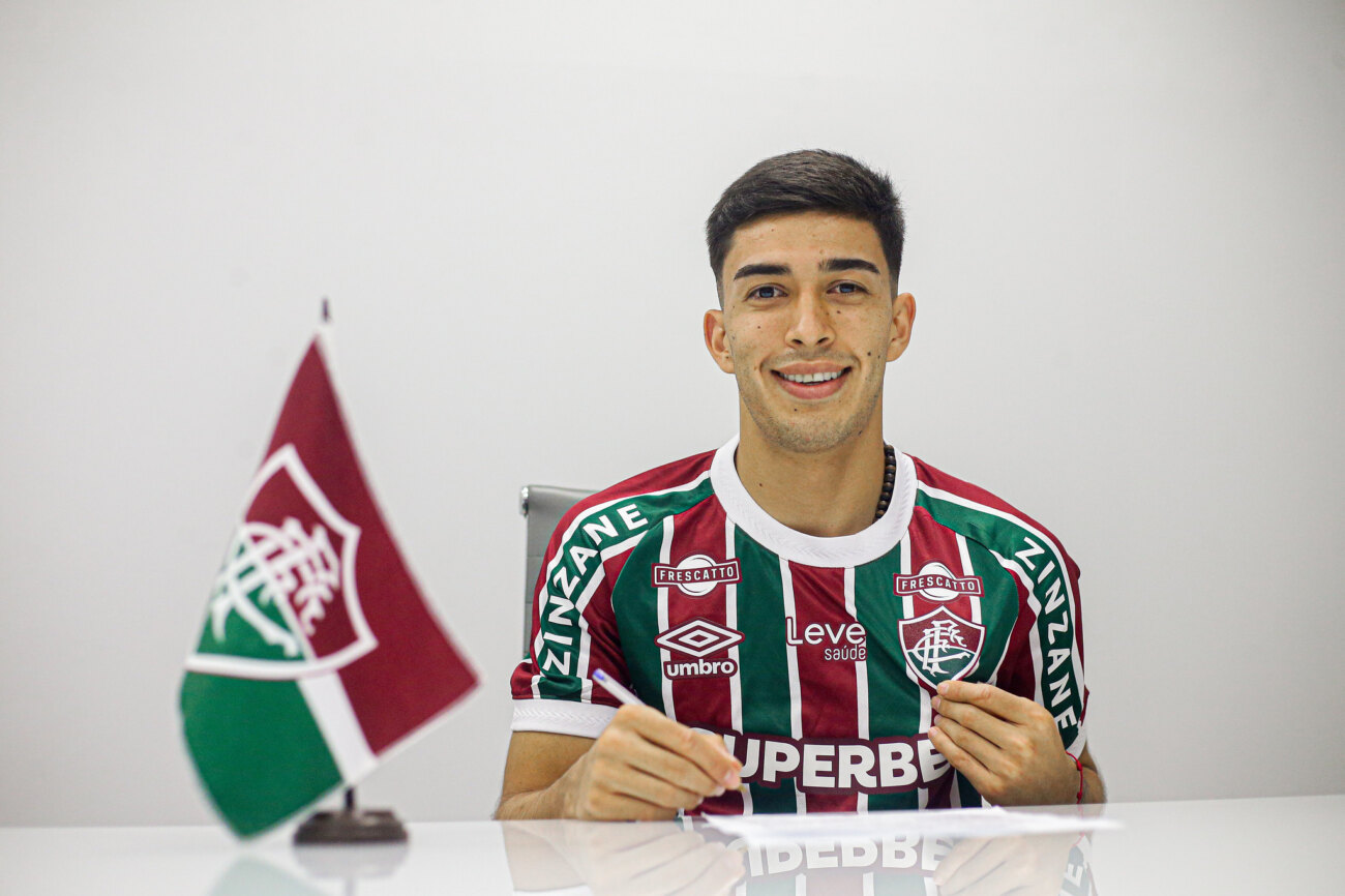 ¡Qué bien te queda! Rubén Lezcano ya se puso la camiseta de Fluminense