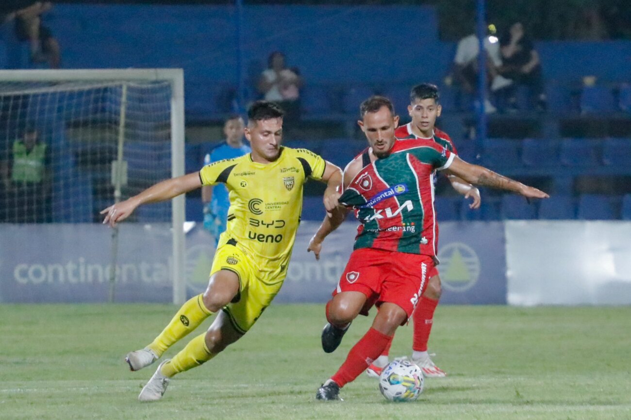 Gran remontada de Recoleta, que se lleva el partido de seis puntos