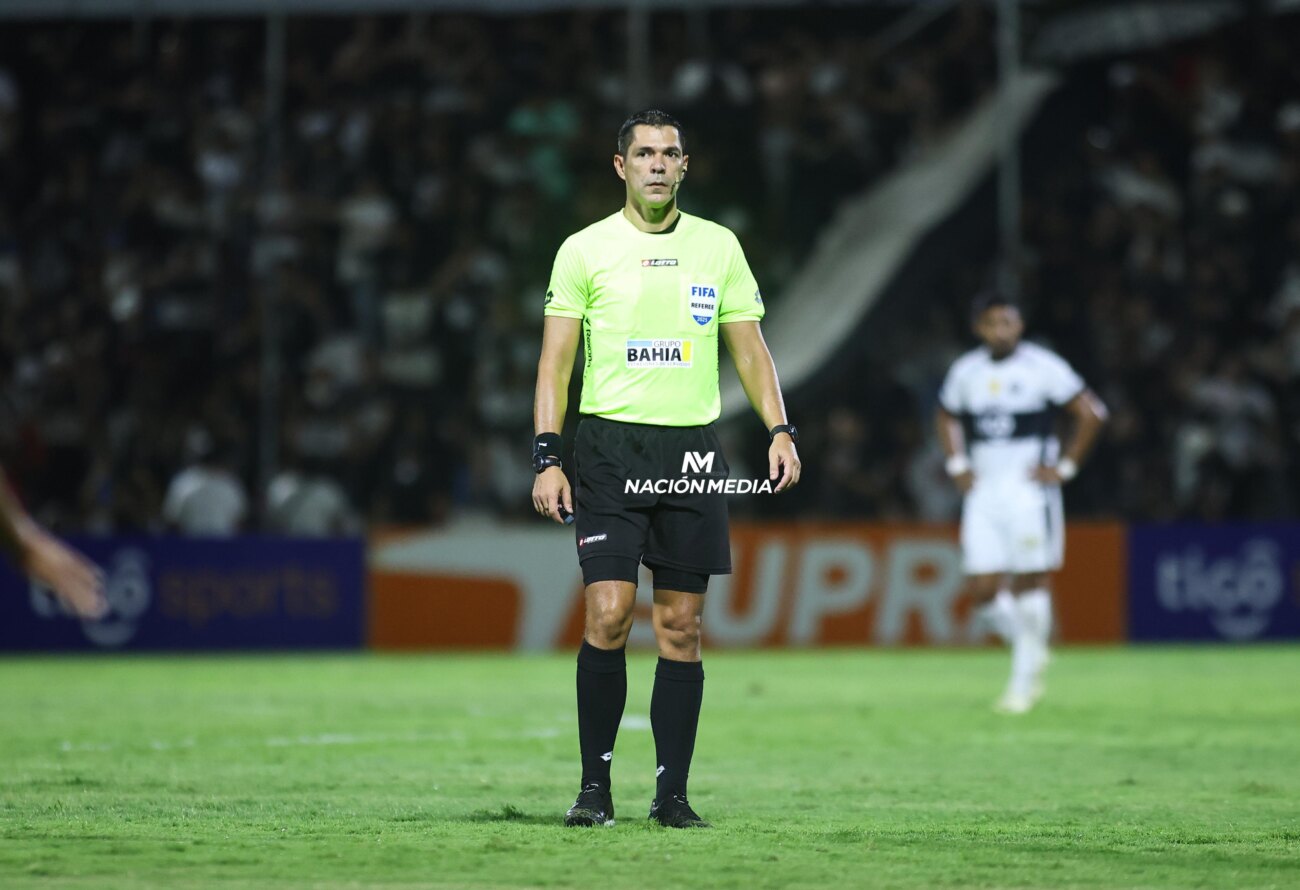 "Este árbitro no debe pitar más los partidos de Olimpia"