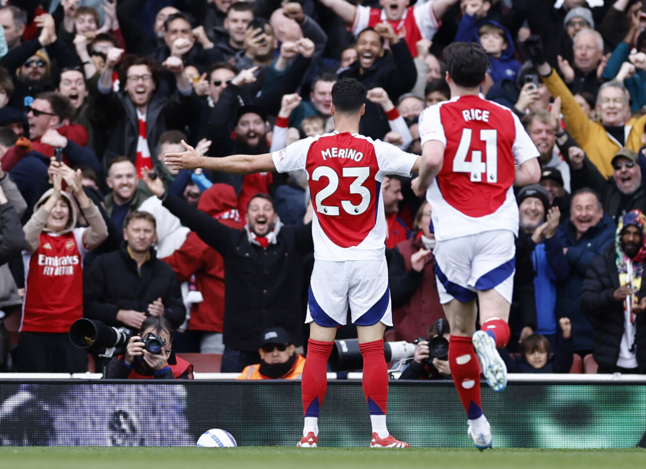 Arsenal derrota al Chelsea y gana después de tres partidos en la Premier League