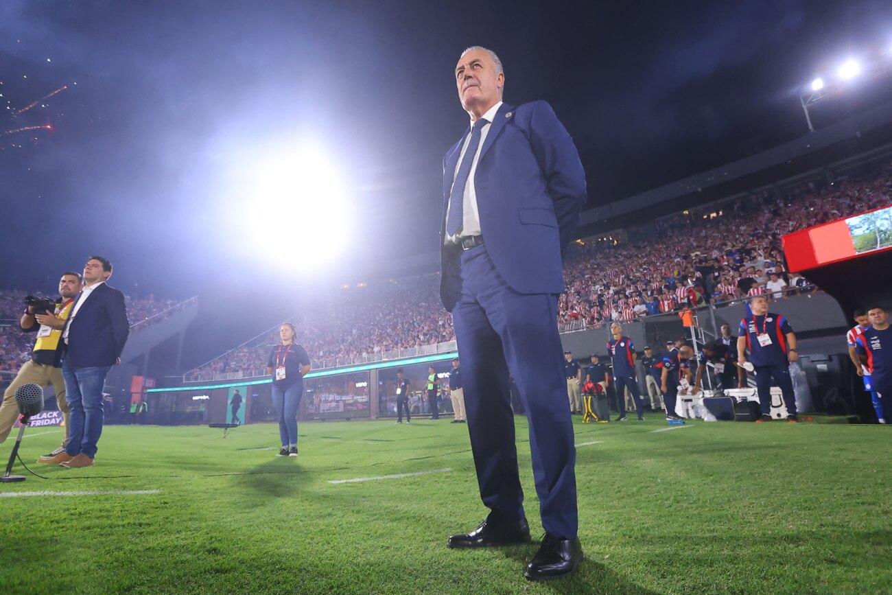 Gustavo Alfaro evaluará a porteros del plano local para la Albirroja