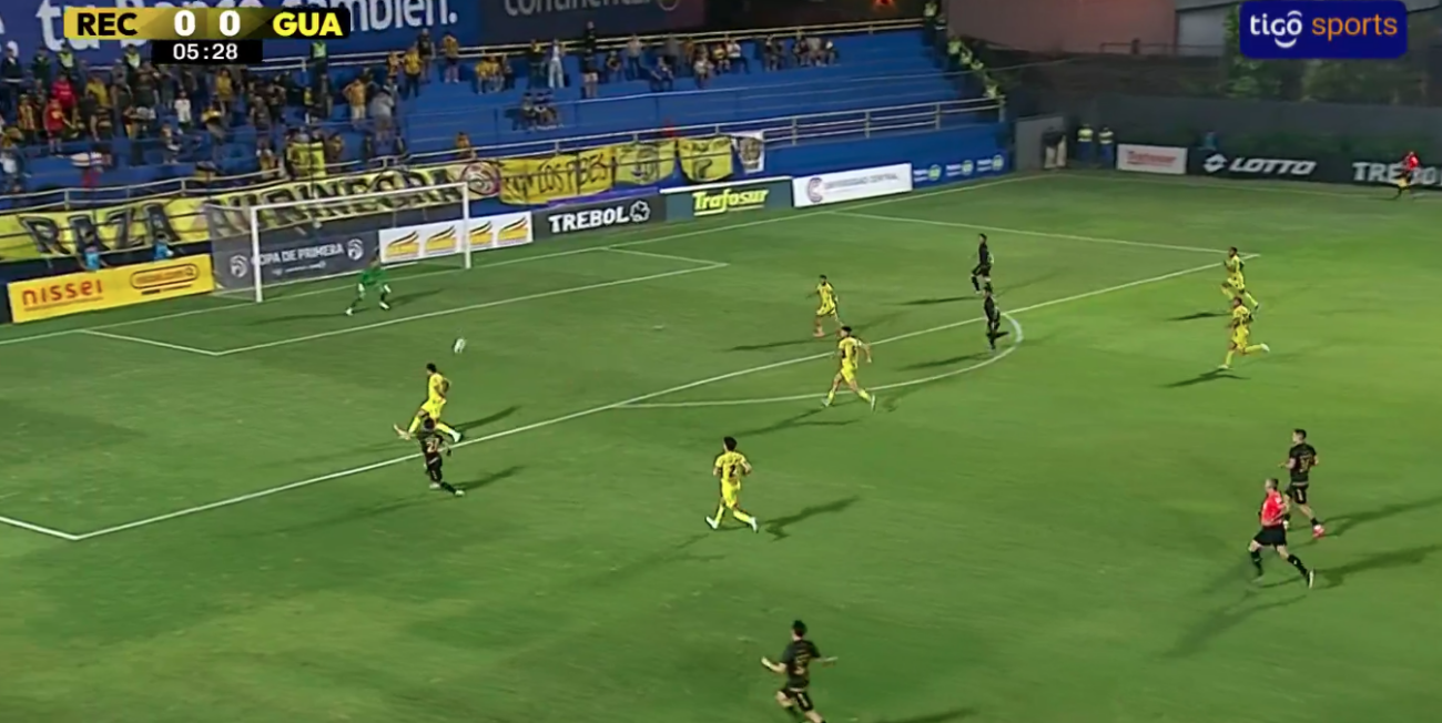 ¿Era centro o la quiso poner ahí? El tremendo golazo de Diego Fernández para Guaraní