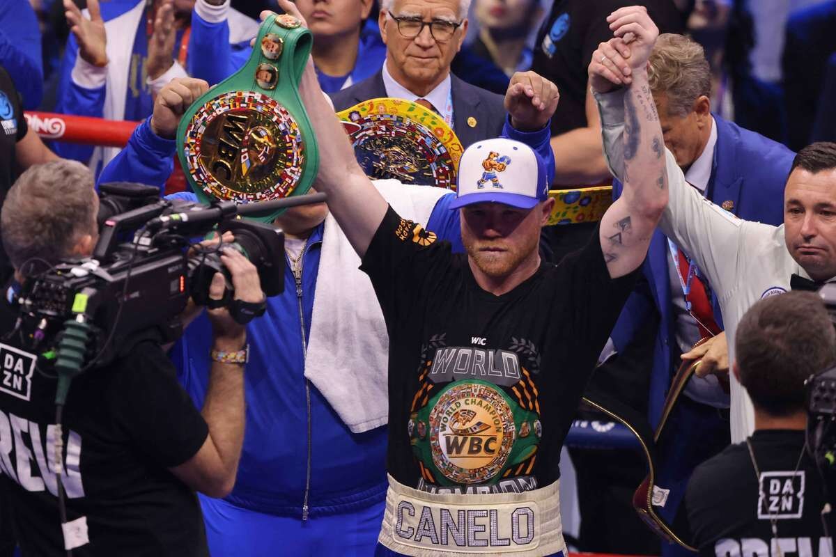 Canelo vence a Scull y unifica los títulos de los supermedianos
