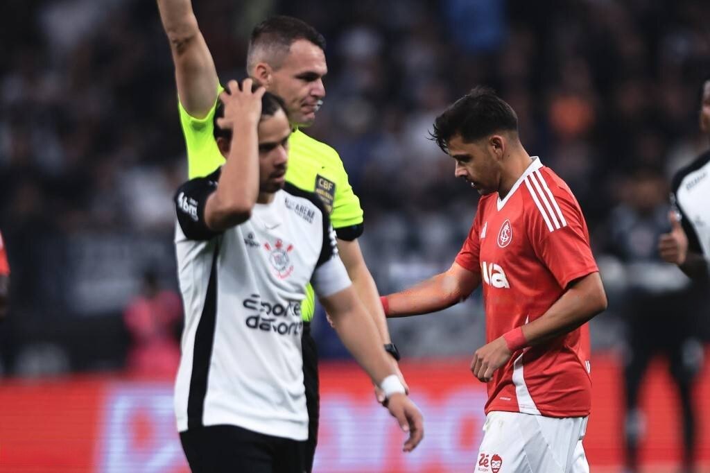 Duelo de los "Mellizos" Romero: Corinthians se impone al Inter de Porto Alegre