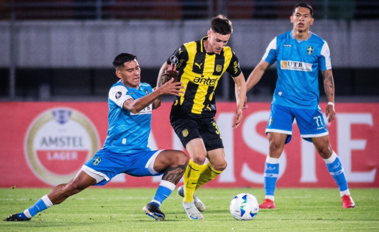Peñarol golea y prende fuego al grupo de Olimpia