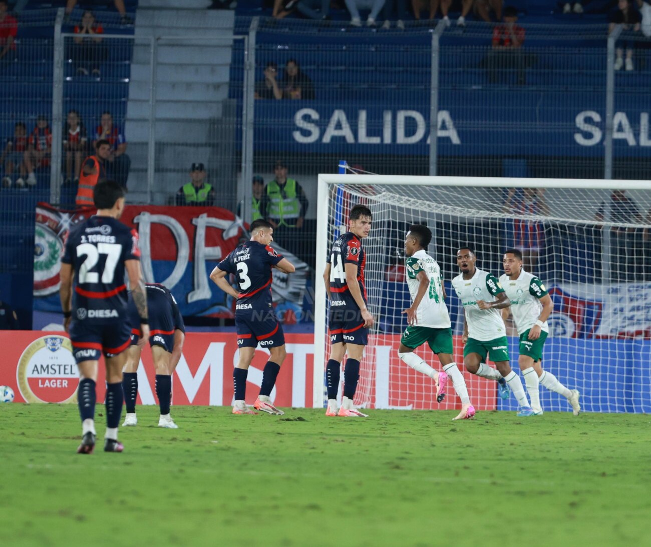 Palmeiras asegura la clasificación ante un displicente Cerro Porteño