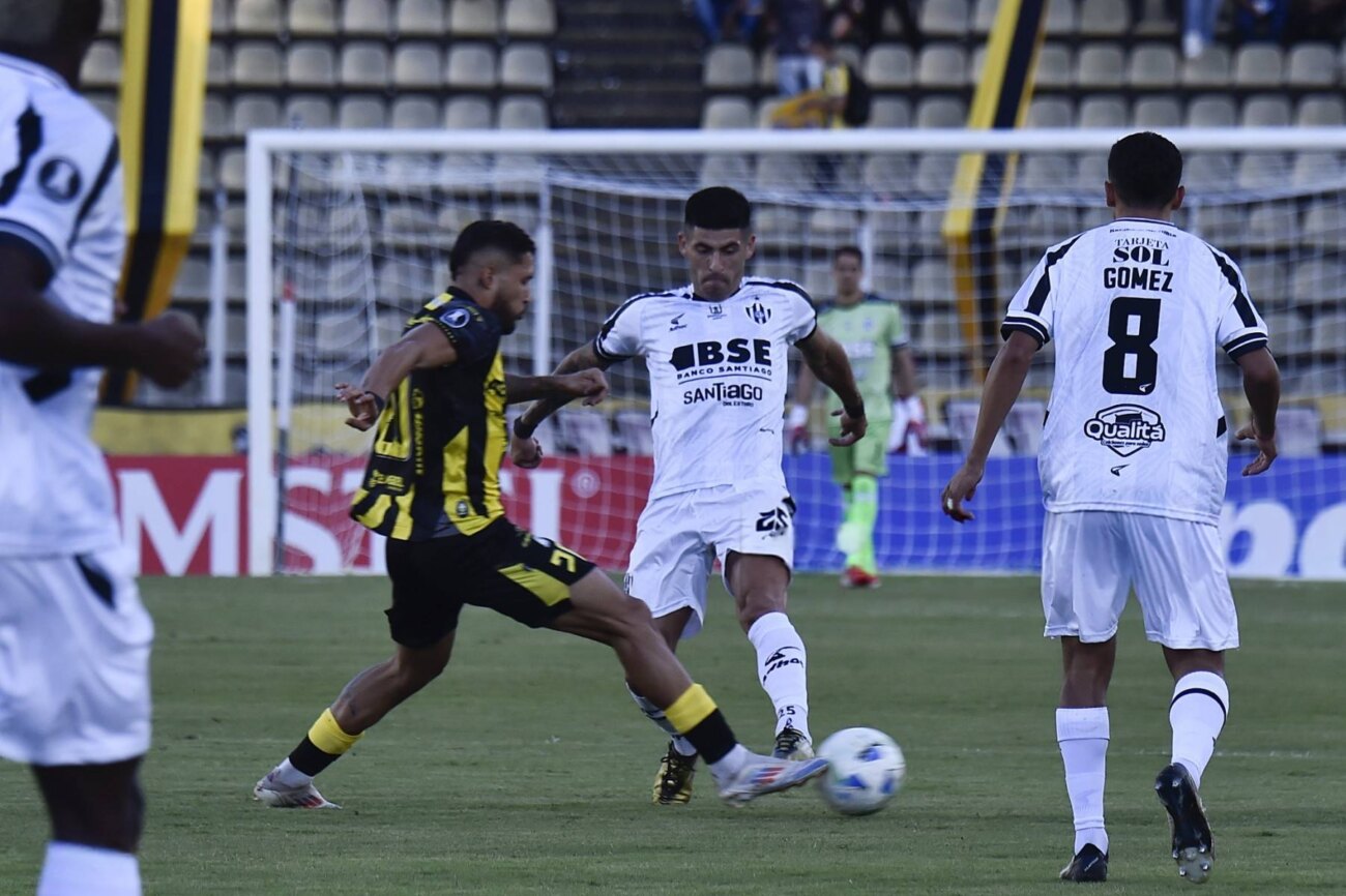 Con Florentín en cancha, Central Córdoba gana y se acerca a octavos de la Copa
