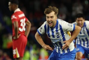 Con Diego Gómez, el Brighton derrota al campeón Liverpool con una gran remontada