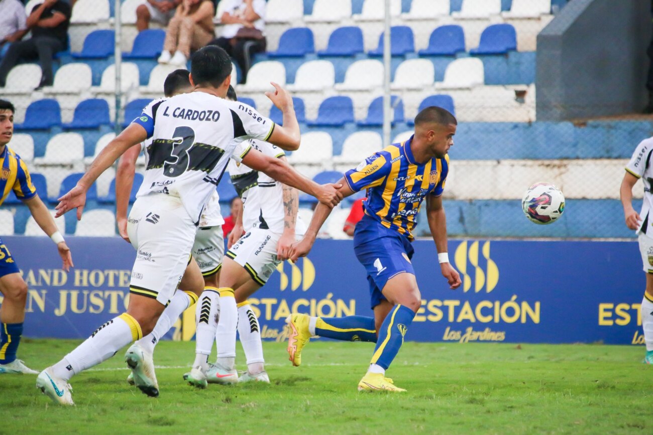 Recoleta y Luqueño abren el telón de la antepenúltima fecha del Clausura