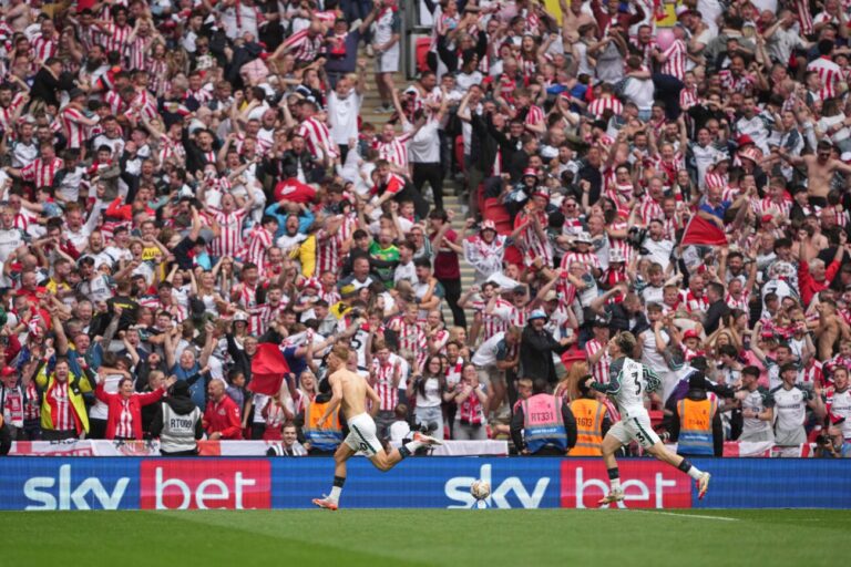 Sunderland regresa a la Premier League ocho años después
