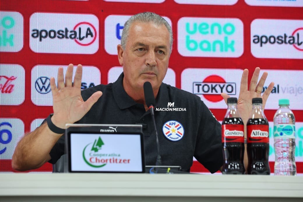 Alfaro le baja el pulgar al torneo local: "Acá se juega a otro ritmo"