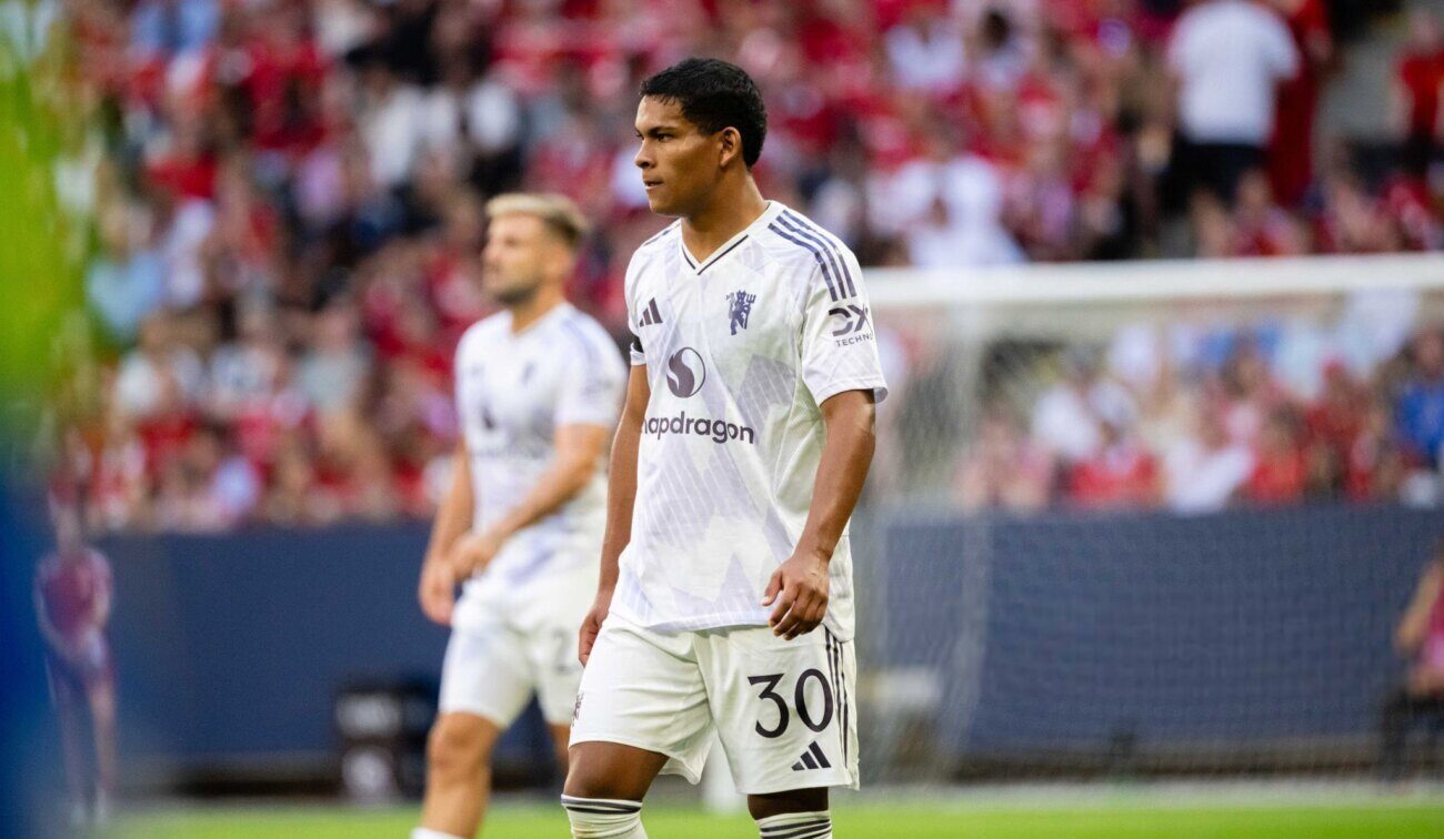 Versus / El campeón del mundo que "cuida" a Diego León en Manchester United