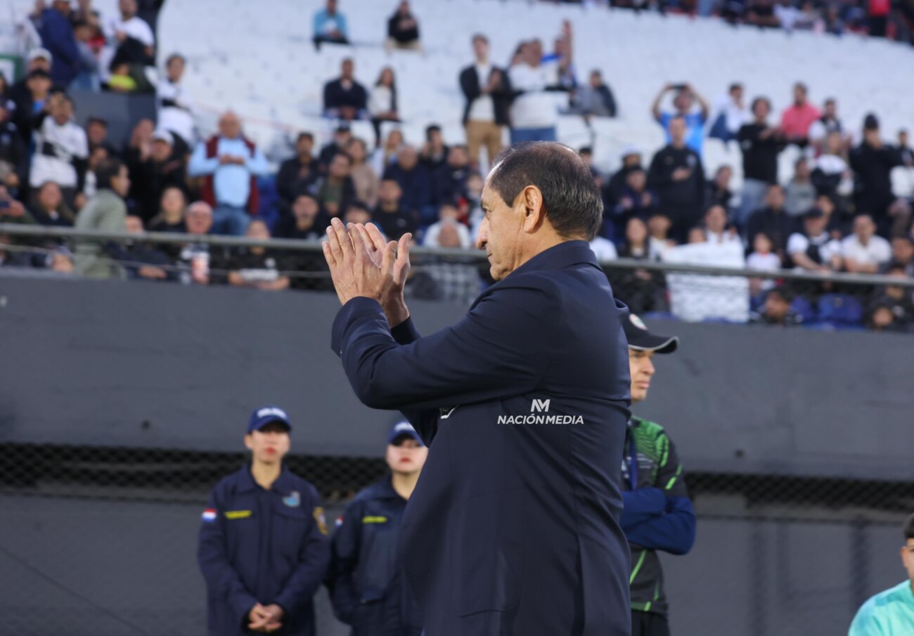 Se distancia de Bustos: La 'promesa' de Ramón Díaz para la gente de Olimpia