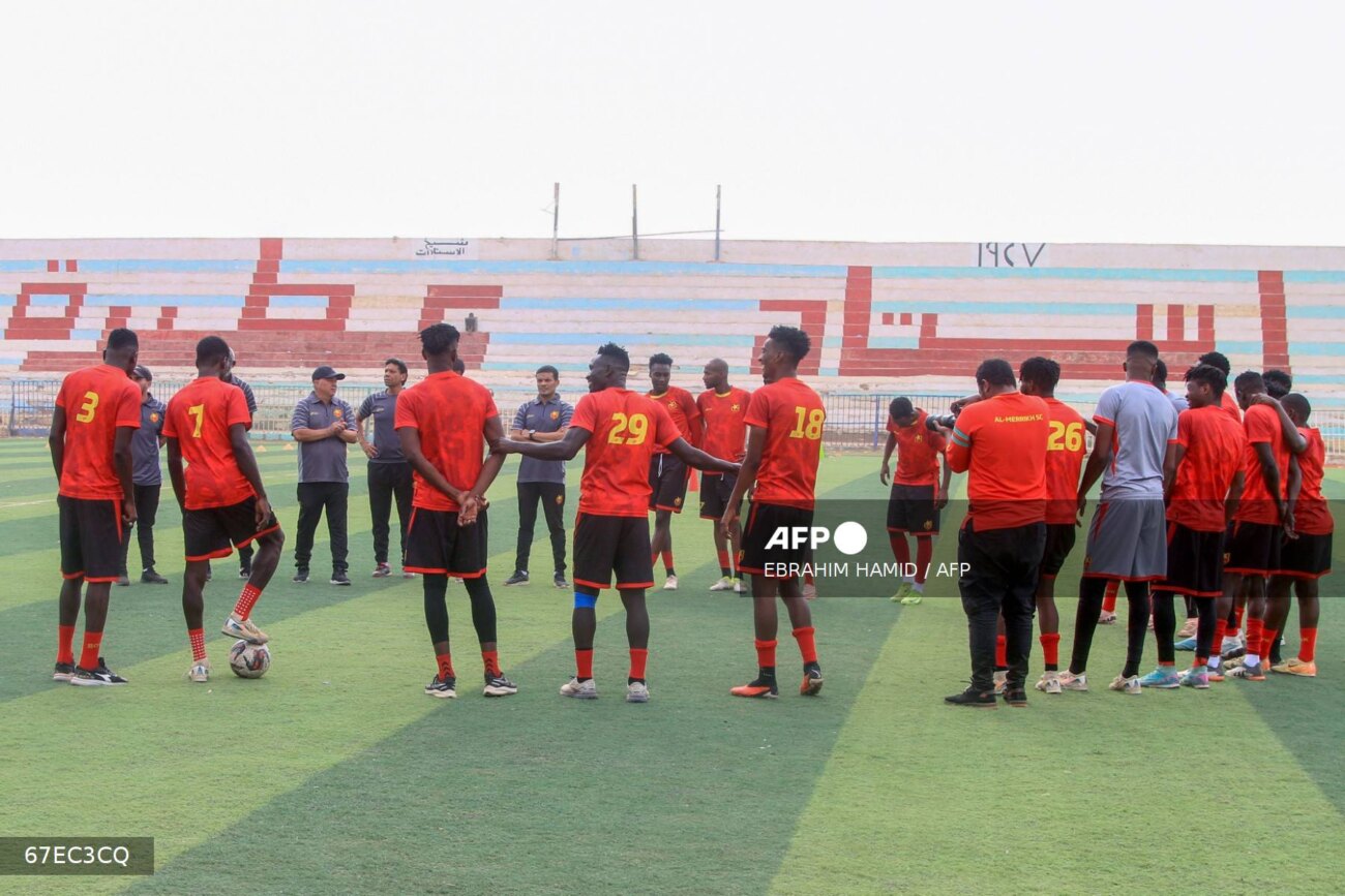 Pese a la guerra, el fútbol vuelve a algunos estadios en Sudán