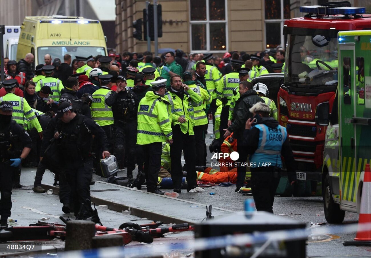 El conductor que embistió a la multitud en celebración de Liverpool  fue imputado por nuevos cargos