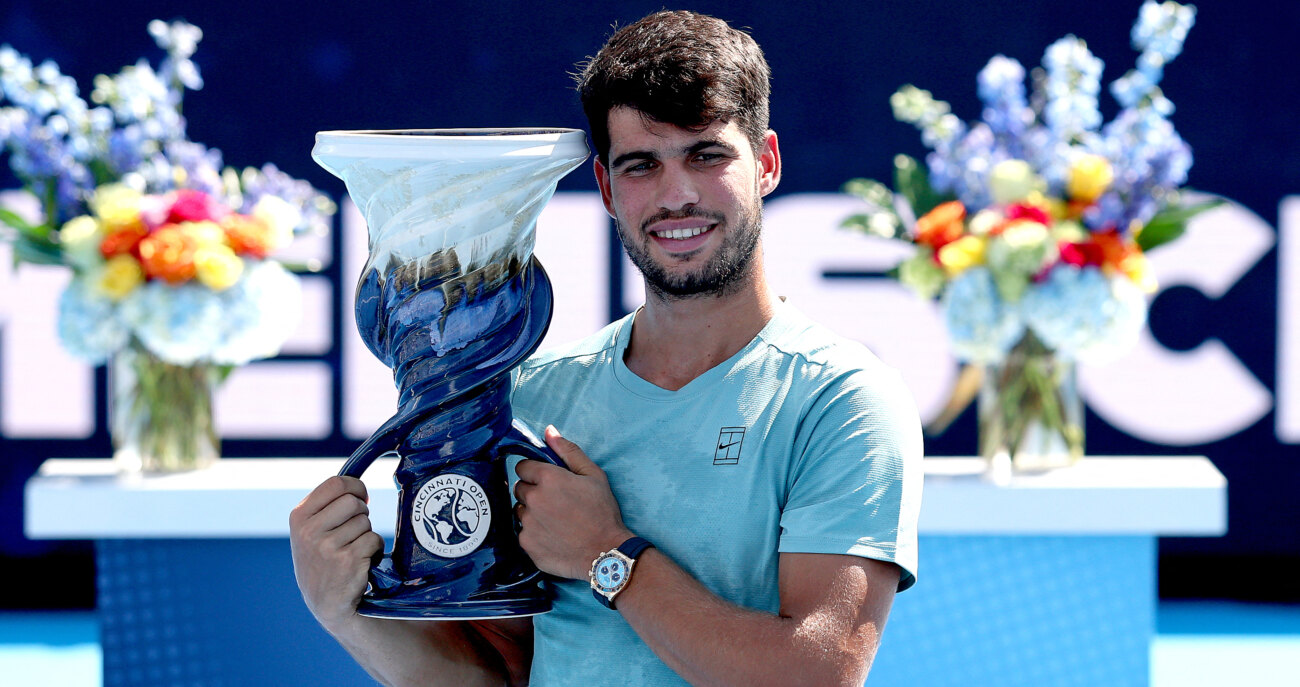 Alcaraz gana su primer Masters 1000 de Cincinnati por abandono de Sinner