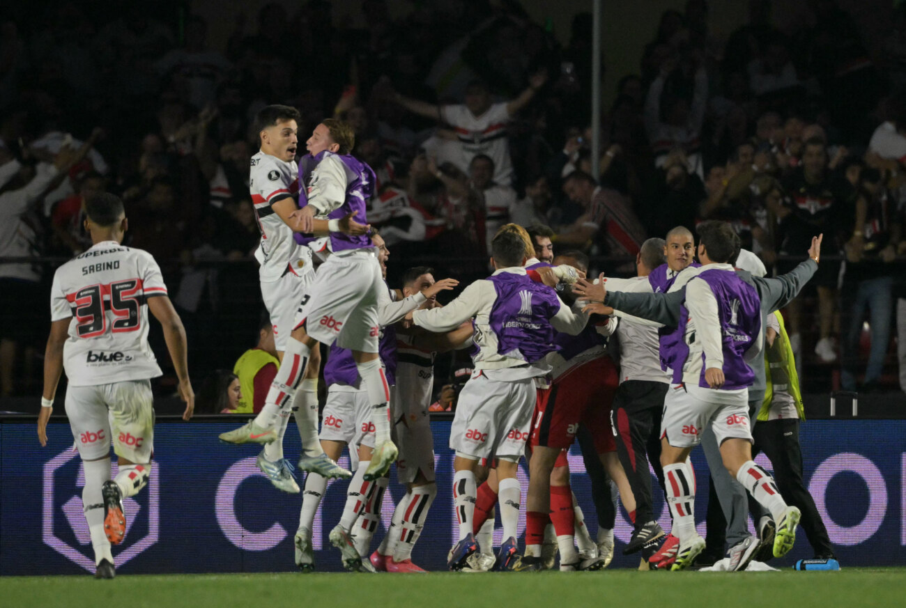 Con Bobadilla en gran nivel, Sao Paulo se anota entre los 8 mejores de América