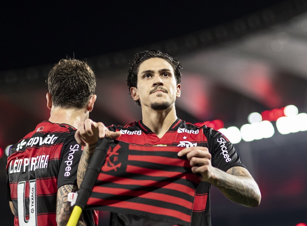 Flamengo firma un histórico 8-0 y se mantiene al frente del Brasileirao