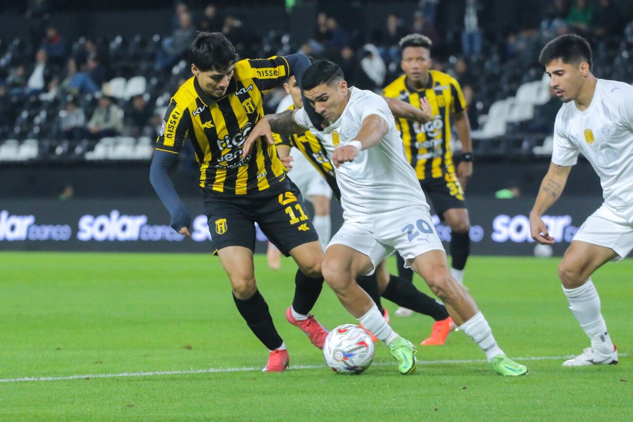 Show garantizado con Libertad y Guaraní en Santísima Trinidad 