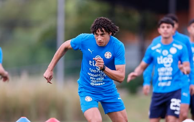 Gustavo Alfaro explicó por qué convocó a Adrián Alcaraz