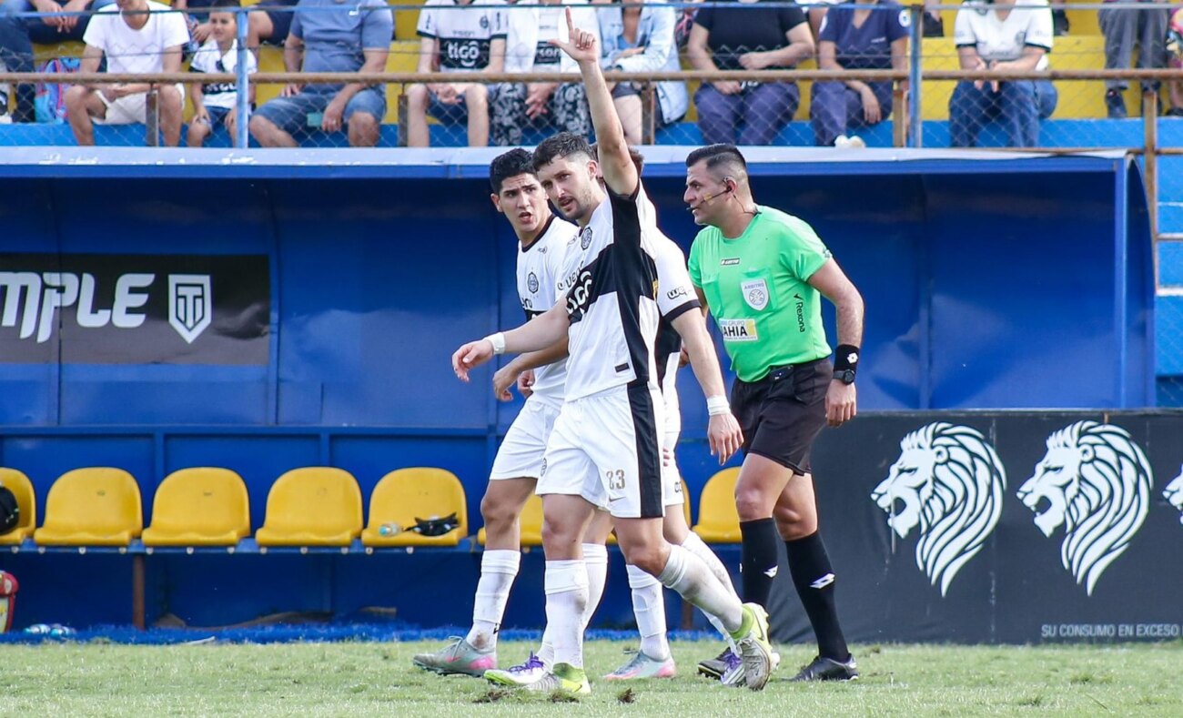 Olimpia golea y se anota en los octavos de final de la Copa Paraguay