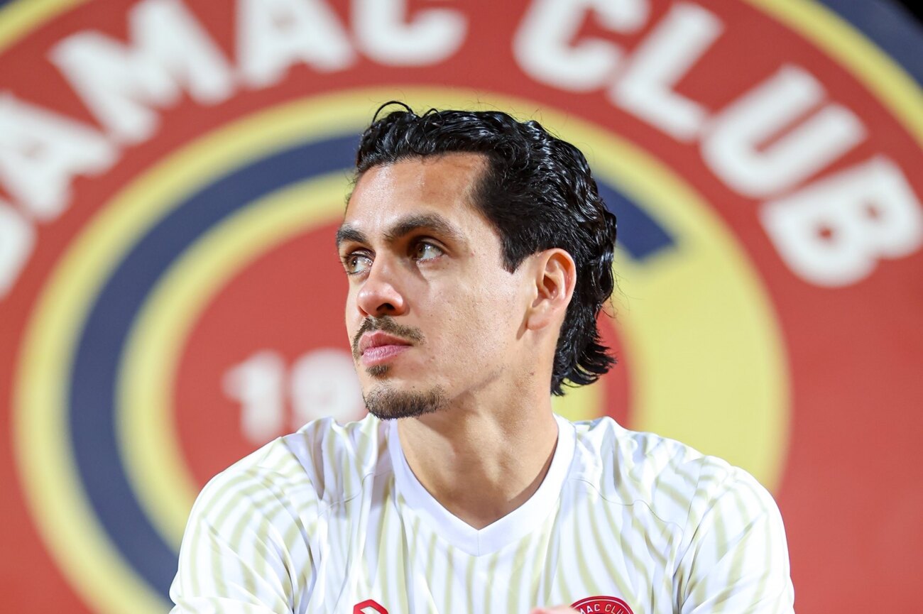 Jesús Medina fue presentado en su nuevo club