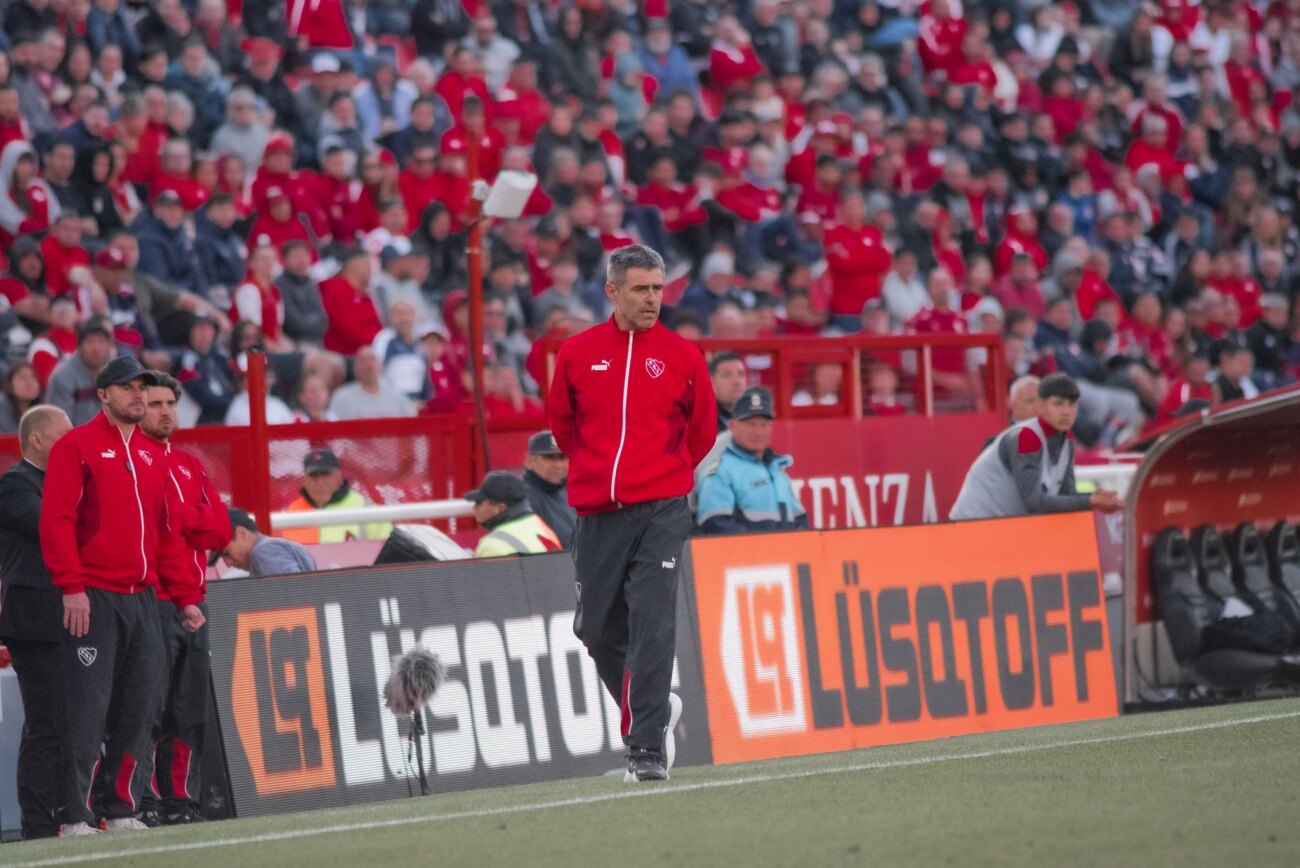 ¡Al rojo vivo! Gabriel Ávalos se queda sin DT en Independiente