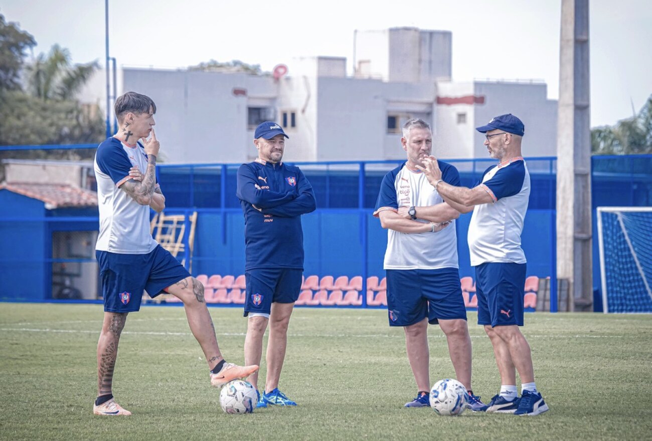 Un integrante del cuerpo técnico de Diego Martínez se queda en Cerro