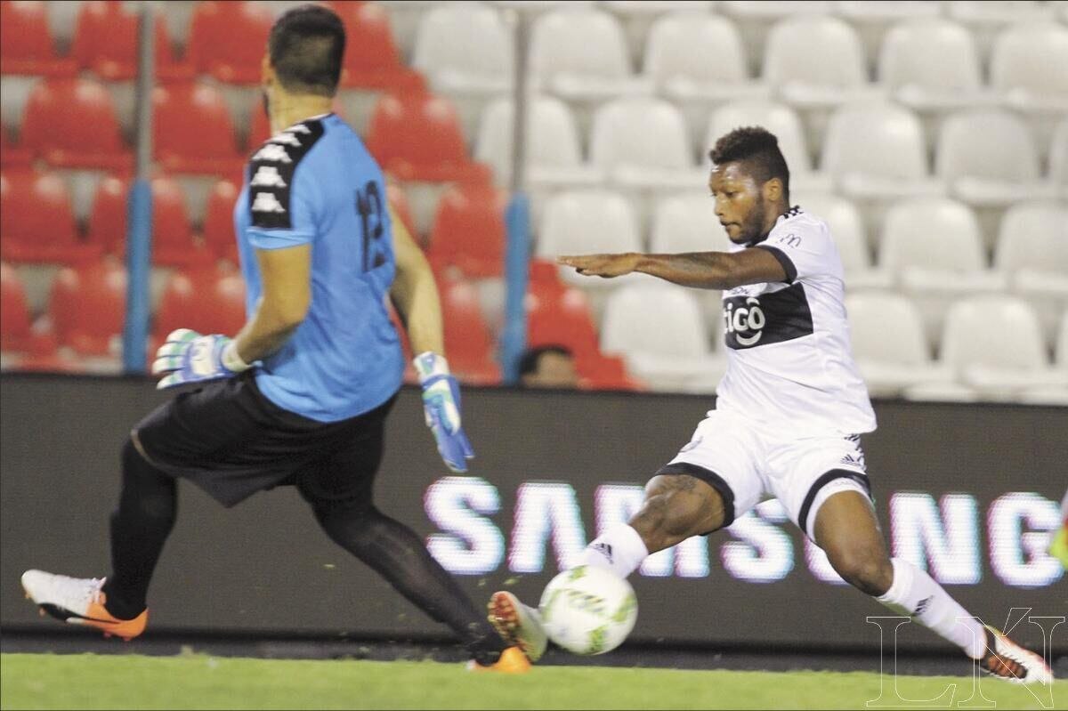 ¡Conmoción en el fútbol! Asesinan a Jonathan "Speedy" González, exjugador de Olimpia