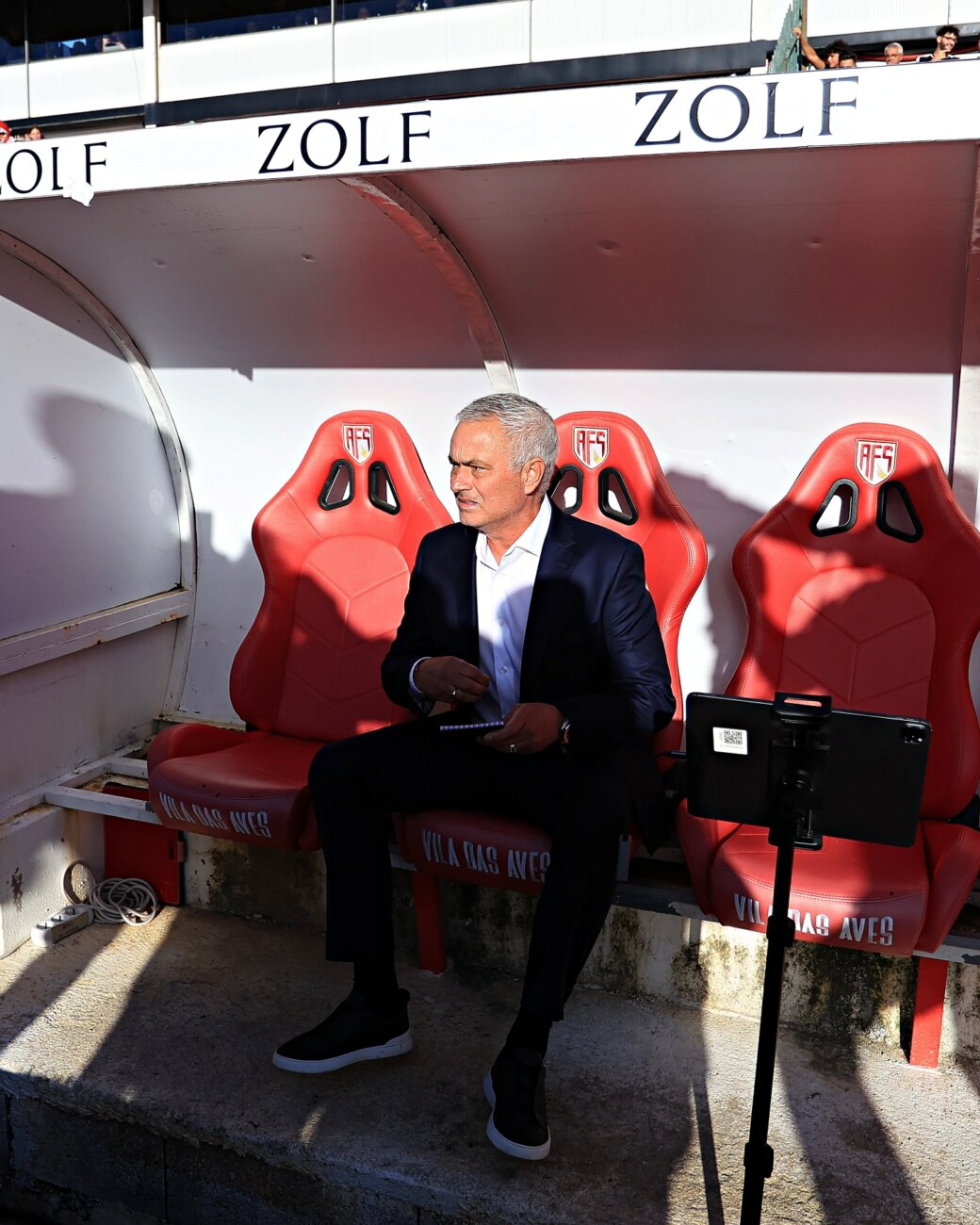 Mourinho celebra su regreso al Benfica con victoria convincente