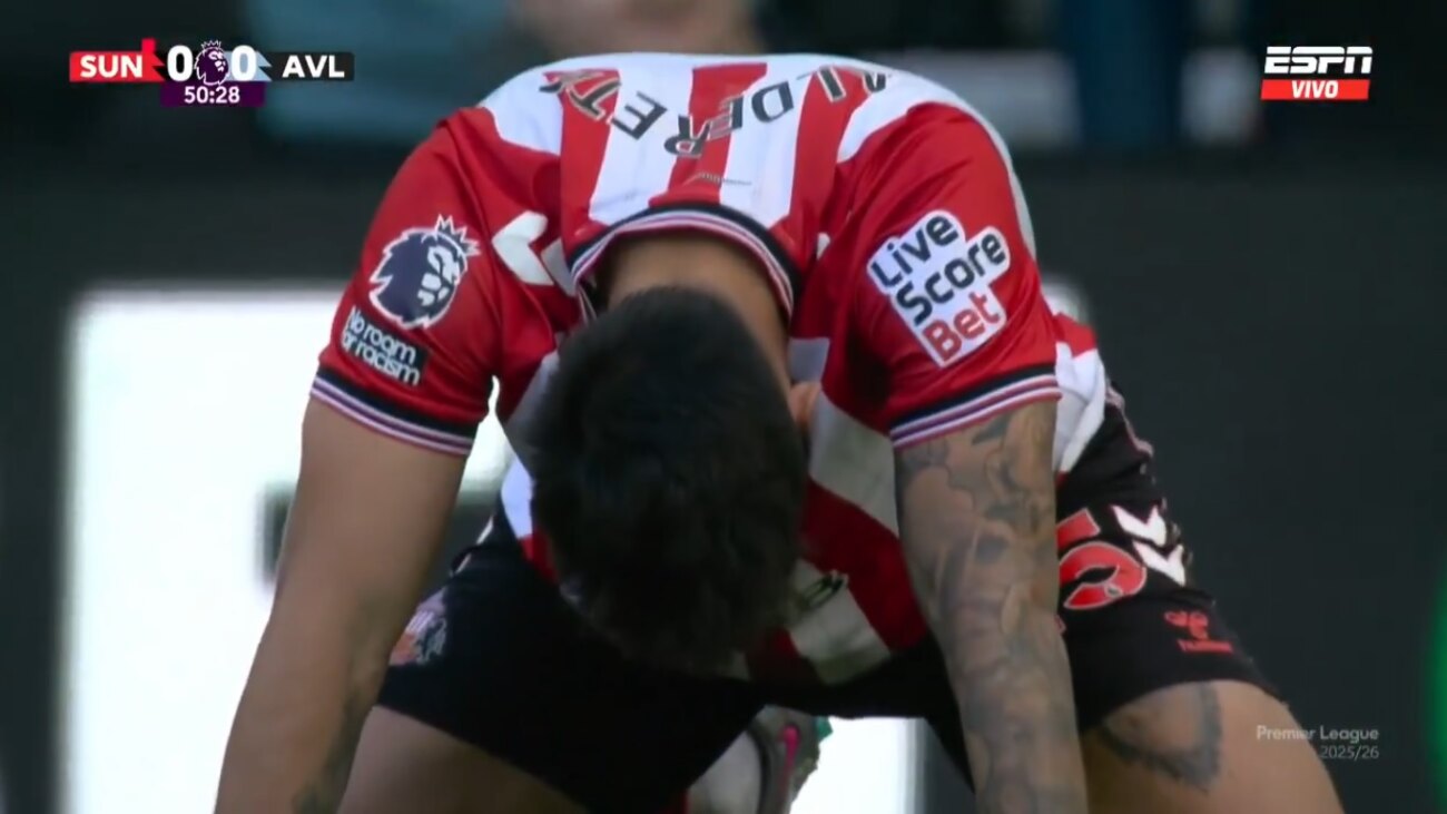 Omar Alderete casi marca un golazo en la Premier League