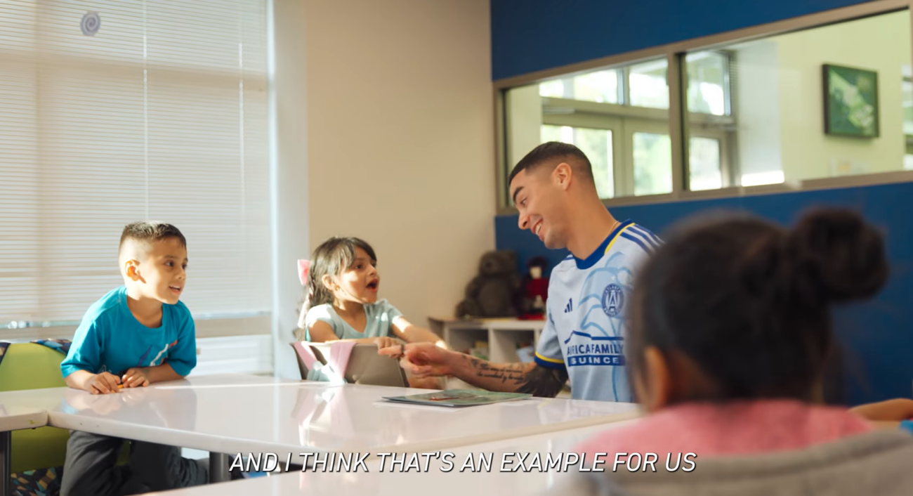 El hermoso gesto de Miguel Almirón con los latinos en Estados Unidos