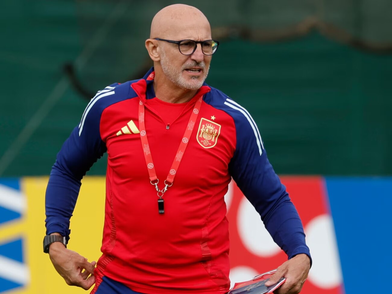 El DT de España critica a Hansi Flick por el caso Yamal: "Creía que tenía impatía"