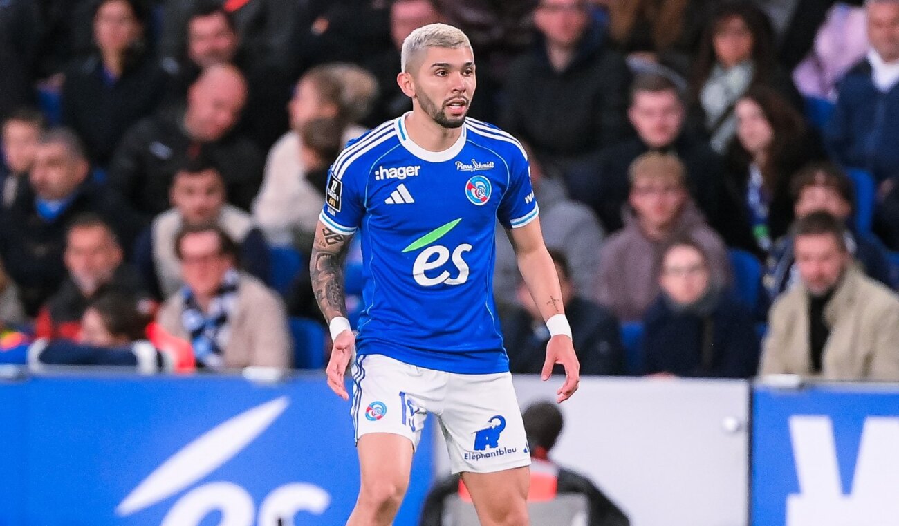 Racing de Estrasburgo destaca el estreno del paraguayo Julio Enciso