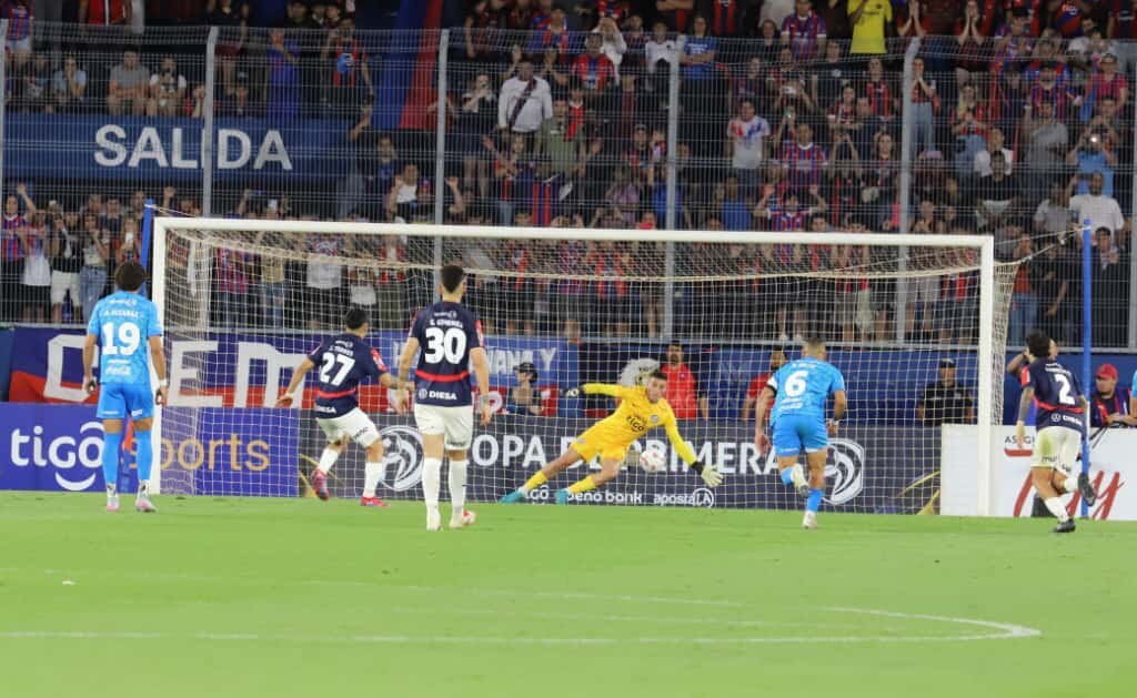 Gastón Olveira asegura que cumplió "el sueño del arquero" en el Superclásico