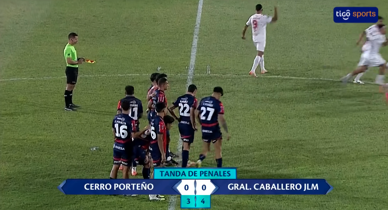 La desazón del "Bocón" Torres tras su penal errado en la Copa Paraguay