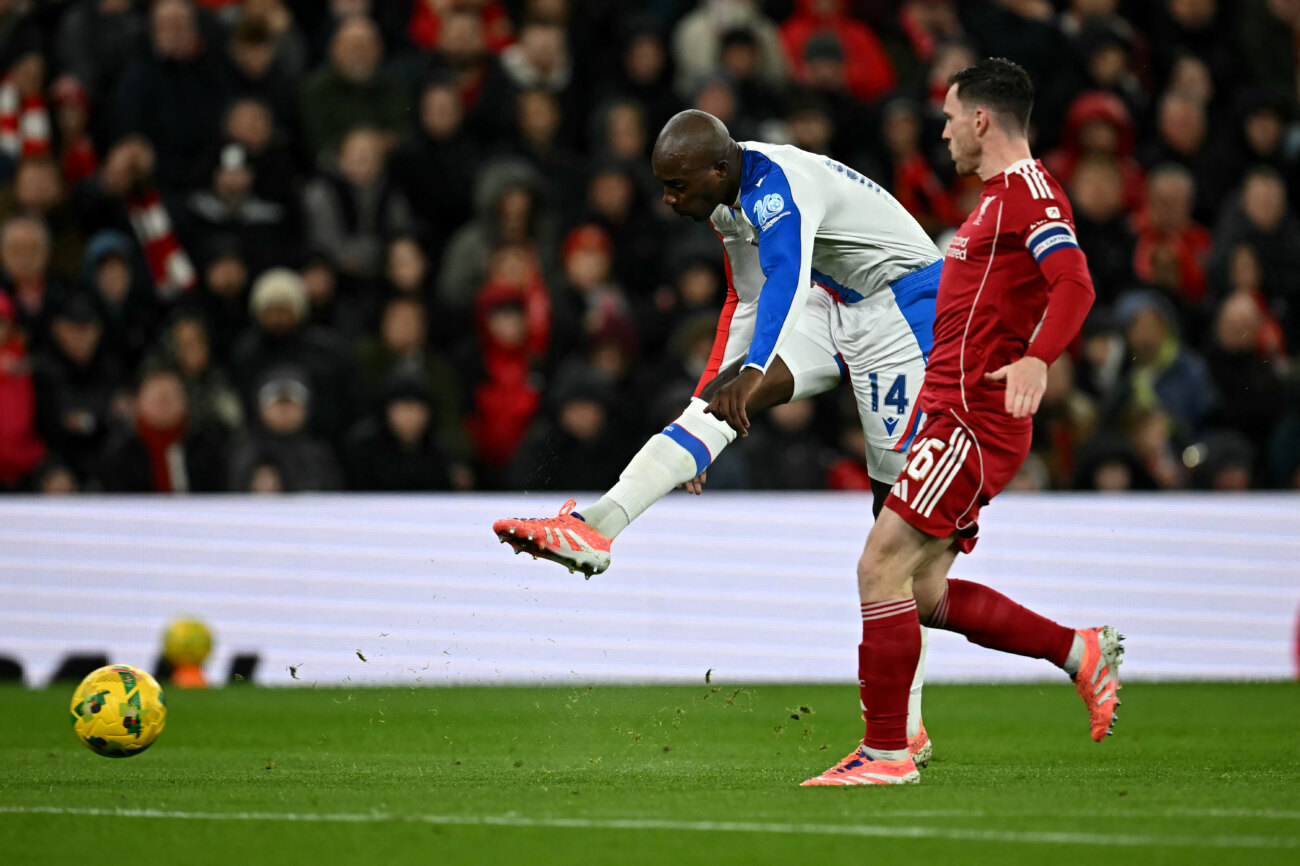 Liverpool agrava su crisis al caer ante Crystal Palace en Copa de la Liga