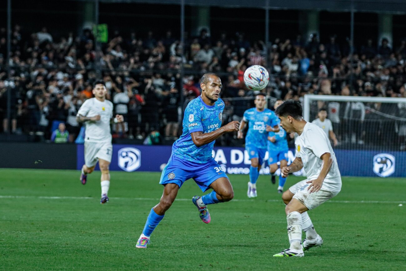 Libertad y Olimpia firman un entretenido empate en el clásico blanco y negro
