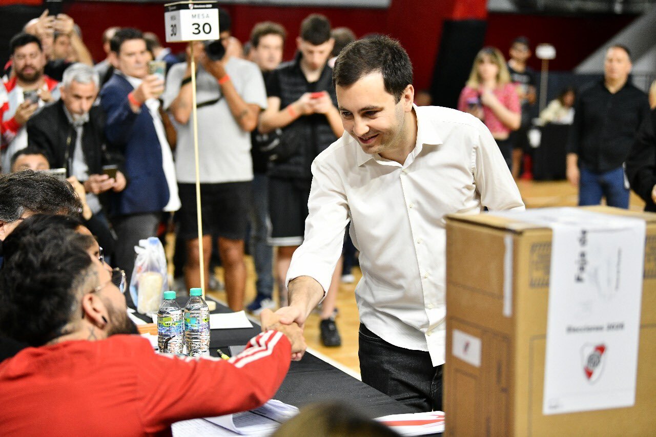 Un ejecutivo de 36 años es el nuevo presidente de River Plate
