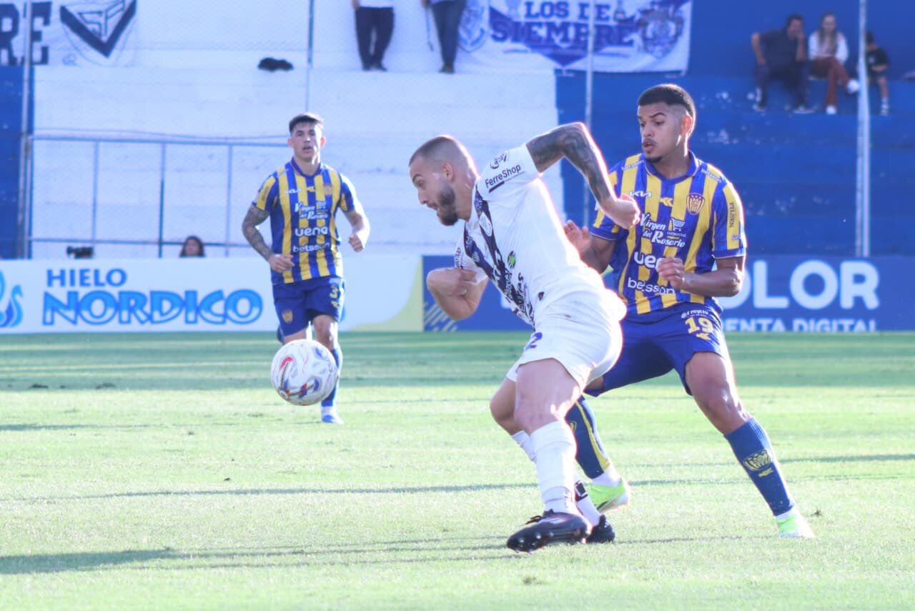 En un partido muy pobre, Ameliano encontró el gol que le permitió festejar ante Luqueño
