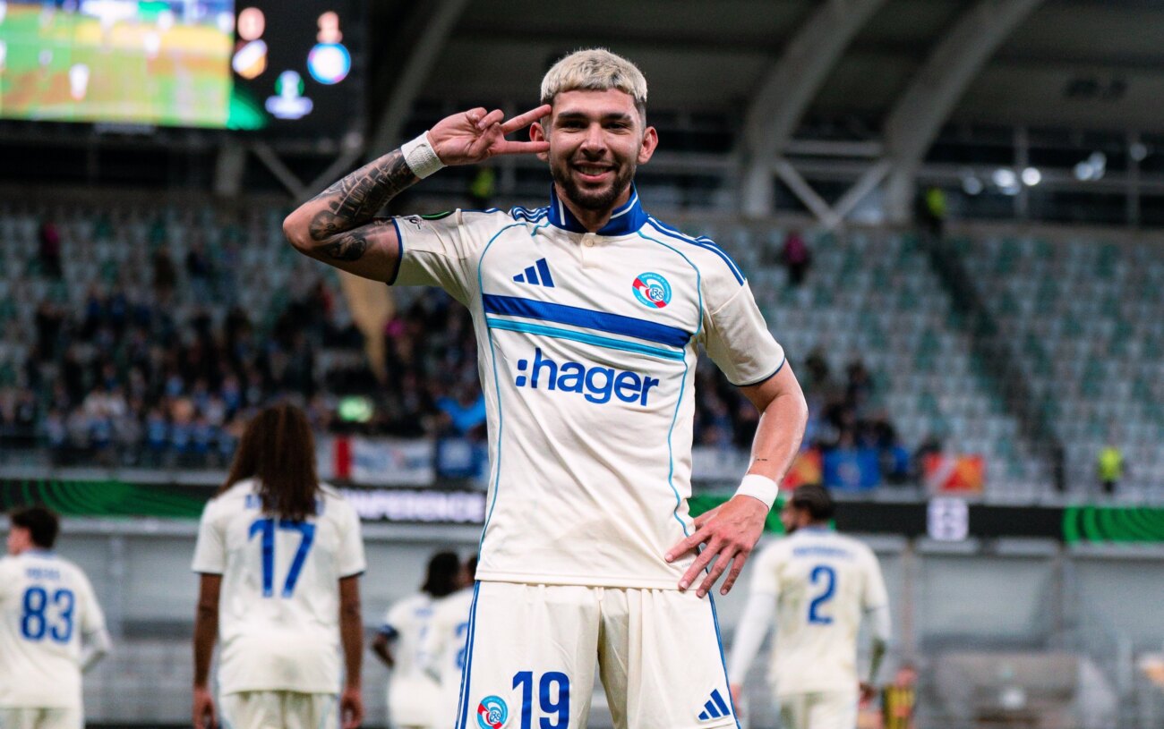 ¡De cabeza! Así fue el primer gol de Julio Enciso con Racing y en una competencia europea