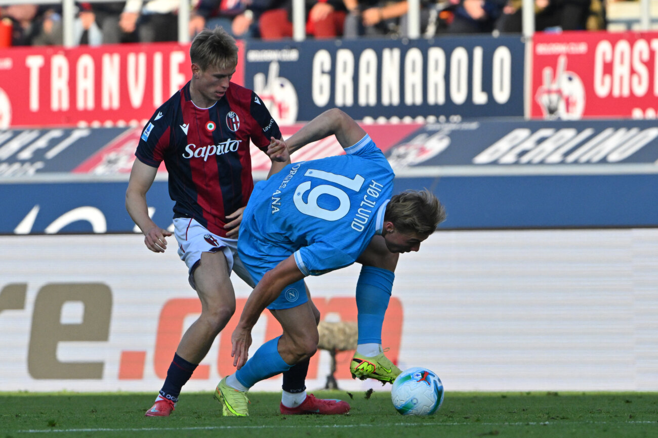 Napoli cae 2-0 en Bologna y cede el liderato al AC Milan