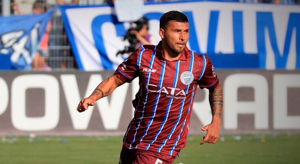 Juan Escobar sufre la desgracia del descenso con Godoy Cruz