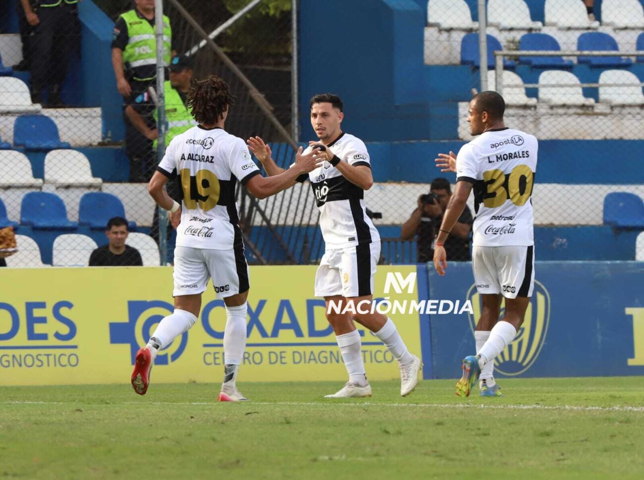 ¡Con un hombre menos, Olimpia remonta ante Luqueño en un partidazo!