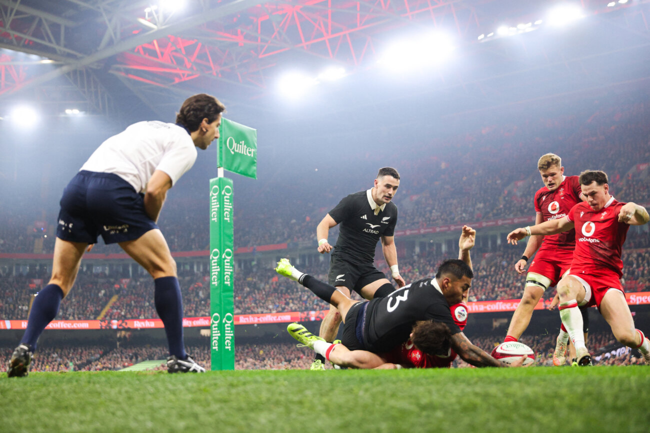 Los All Blacks terminan su año con un triunfo ante Gales