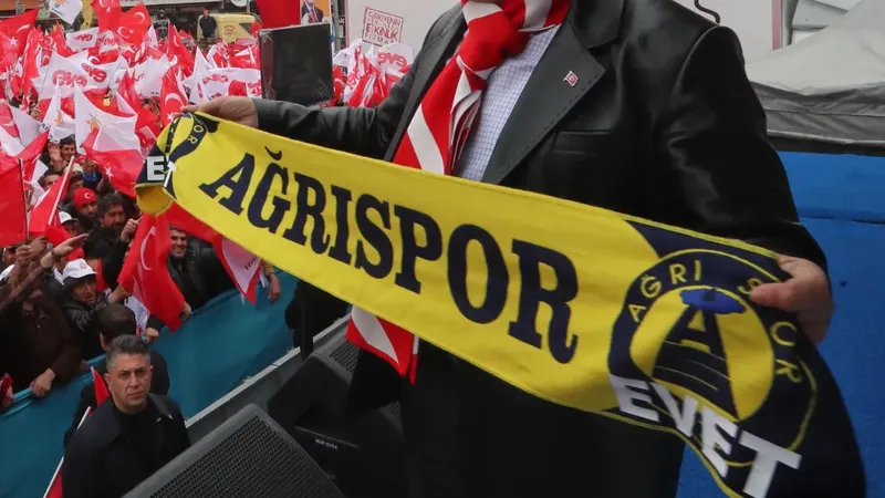 Diecisiete jugadores de un club turco sancionados en escándalo de apuestas