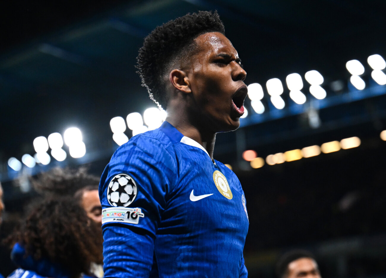 Barcelona fue destrozado por el Chelsea que tuvo el brillo de Estêvão